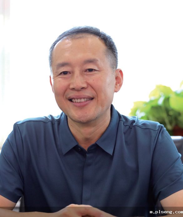 ▲中铁电气化局集团装备公司党委书记曹迎春